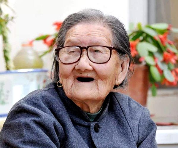 100岁农村老人长寿秘诀(120岁长寿老人秘诀人人都可以做到)