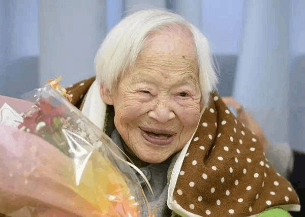 73岁老人健康长寿秘诀(132岁中国老人首次公开长寿秘诀)