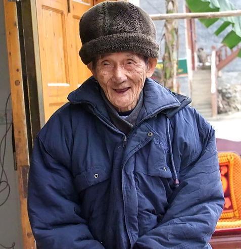 巴马100岁老人长寿秘诀视频(中国长寿村巴马最老的老人多少岁)