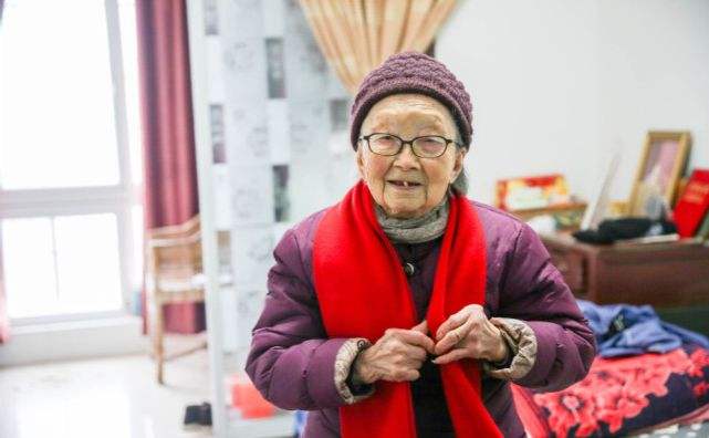 94岁老人谈长寿秘诀(105岁老太说自己长寿的秘诀)