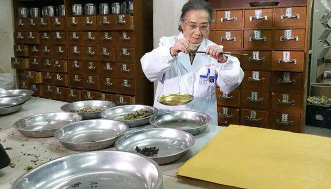 中国四位女医学家长寿秘诀的简单介绍