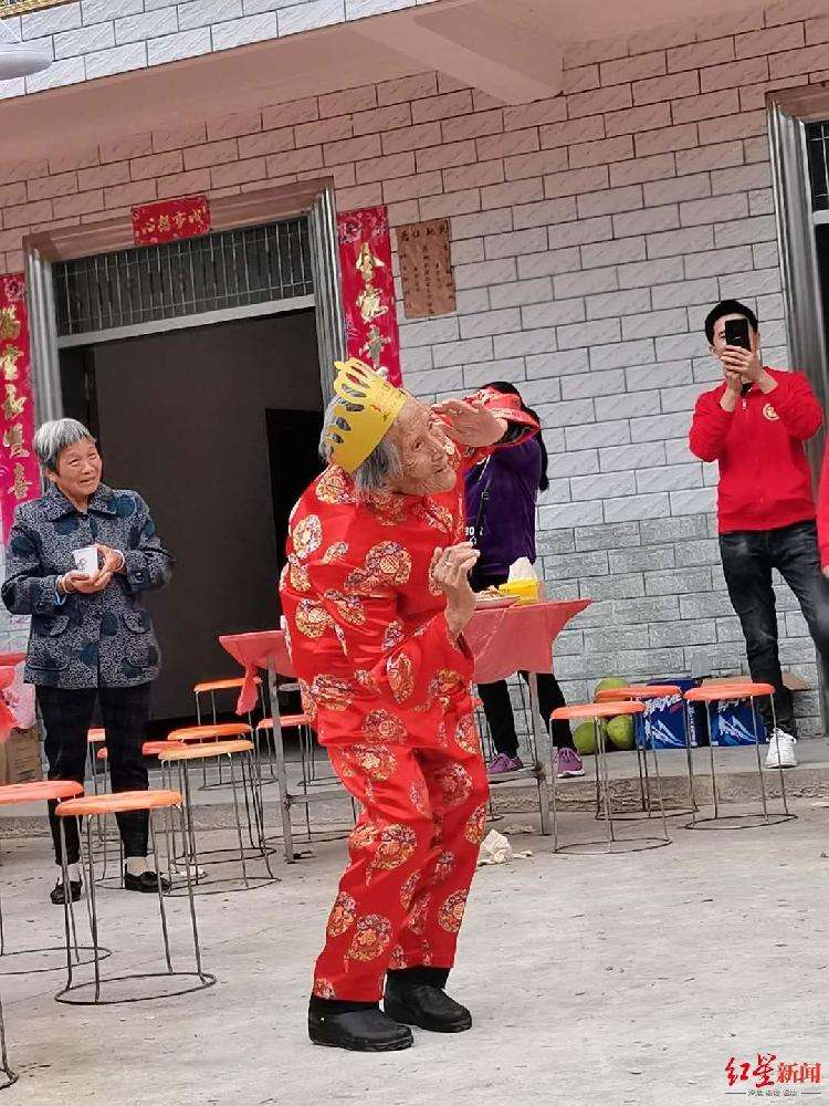 交谊舞的长寿秘诀(交谊舞的基本功怎么练)