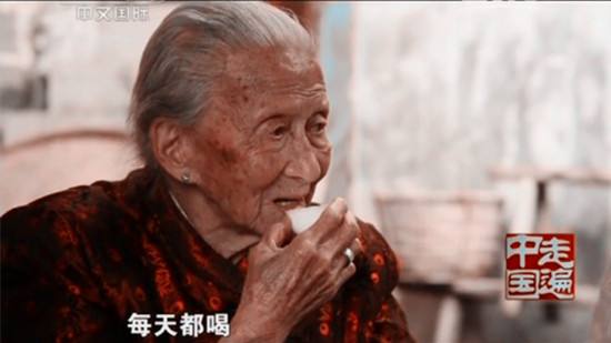 天天抽烟喝酒长寿秘诀(要想健康又长寿抽烟喝酒)