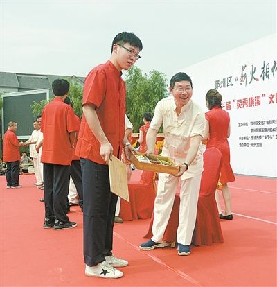 师傅告诉徒弟长寿秘诀(师傅长生不老徒弟慢慢变老)