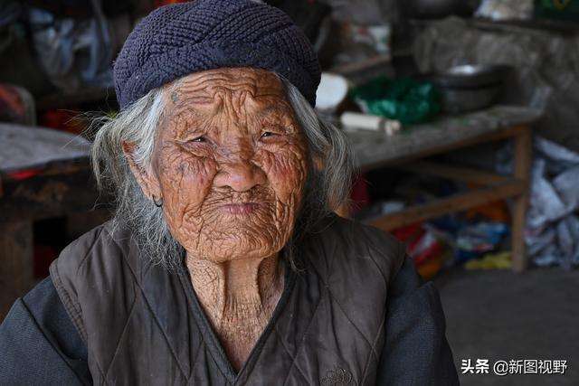 包含广西102岁老人的长寿秘诀的词条